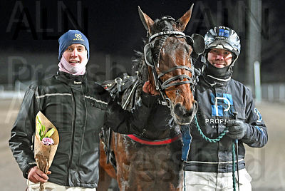 Gladys R. pris DSC_1847.jpg